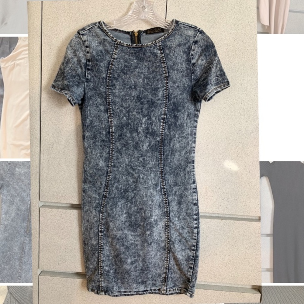 Short sleeved denim bodycon dress